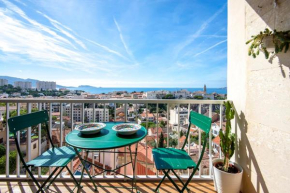 Sunny flat with sea view
